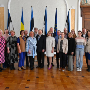 Omavalitsuspäevade fookuses on haridus ja kultuur ning tervisedendus.

14. aprillil 2026 toimus Riigikogus Eesti XI Omavalitsuspäeva ja Harjumaa VI Omavalitsuspäeva korralduskomitee kohtumine.

Rakveres toimuva Eesti XI Omavalitsuspäeva teemaks on "Milline on päriselt noorte osa hariduse ja kultuuri kujundamisel kohalikus elus?". Maardus toimuva Harjumaa VI Omavalitsupäeva teemaks on “Tervisedendus - kohaliku omavalitsuse ning riigi koostöö ja sotsiaalse võrgustiku ühine vastutus inimeste elukvaliteedi tõstmiseks”.

https://www.hol.ee/et/omavalitsuspaevade-fookuses-on-haridus-ja-kultuur-

