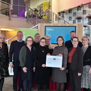 Möödunud nädalal toimus Tallinnas Interreg Kesk-Läänemere programmi projekti TwinReg töökoosolek, mis keskendus Soome ja Eesti piiriülestele avalikele teenustele. Arutelude fookuses olid inimeste ja ettevõtete piiriülene liikuvus, sotsiaalkindlustus, maksuküsimused ning digiteenuste kättesaadavus. Toodi esile mitmeid kitsaskohti ja parendamist vajavaid teemasid. Arutelu toetas Christer Haimi ettevõttest CH Konsultatsioonid OÜ.

Projekt on algatatud Harjumaa Omavalitsuste Liidu ja Uusimaa Liidu (Soome) poolt ning selle eesmärk on lisaks  ühtlustada mõlema riigi strateegilise planeerimise protsesse ning töötada välja tuleviku koostööplatvorm. Projekti kestus on juunist 2025 kuni novembrini 2026.





