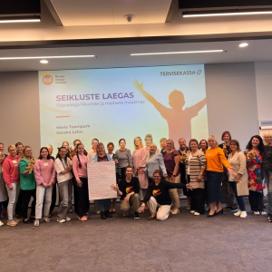 🍀 Seikluste Laeka kogukond Harjumaal kasvas taas suuremaks!

Üleeile ja eile toimunud Seikluste Laeka avaseminaridel alustasid oma ühist teekonda 16 Harjumaa lasteaeda ja kokku 20 lasteaiarühma.

On suur rõõm näha, et Seikluste Laekaga liitub aasta-aastalt üha rohkem lasteaedu, kes väärtustavad laste heaolu ning soovivad teadlikult toetada tervist toetavate harjumuste kujunemist juba varases eas.

Avaseminaridel tutvuti programmi ülesehitusega, jagati mõtteid ja kogemusi ning vaadati ühiselt otsa eesootavale õppeaastale. Ees ootab palju uusi teadmisi, praktilisi katsetusi, koostööd ja väikseid muutusi lasteaia igapäevaelus, mis aitavad kujundada olulisi ja püsivaid harjumusi.

Soovime kõigile osalejatele põnevat, rõõmsat ja avastusterohket Seikluste Laeka aastat!

Täname koostöö eest Tervise Arengu Instituuti ja Tervisekassat.

#SeiklusteLaegas #HOL #HarjumaaLasteaiad #Koostöö #LasteTervis











