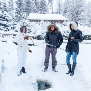 Talvine kalapüük perega – ilm ei sega, elamus on garanteeritud! ❄️🎣

Kui otsid Harjumaal pühapäevast tegevust kogu perele, siis forellipüük on ideaalne valik. Soe riietus selga ja elamus võib alata – kala võtab ka talvel!

Forellipüüki saab harrastada igapäevaselt Harjumaal:
🐟 Viikingite Külas, Kose vallas. 
🐟 Valkla Forellis, Kuusalu vallas
🐟 Hüüru Veskis, Saue valla kandis

Kui kala on käes, küpsetab kalameister selle kohapeal vastavalt teie eelistustele, lihtne! 
Talvine kalapüük ühendab looduses olemise, elevuse ja maitsva toidu – just see, mida üks mõnus perepäev vajab. ✨

📷 Viikingite Küla


